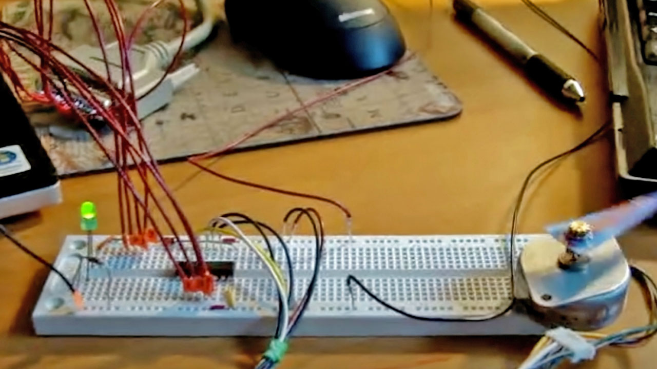 Controlling a Stepper Motor with Parallel Port